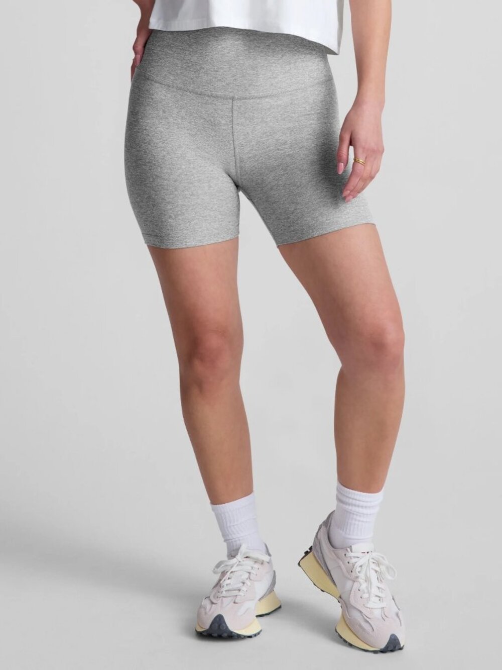 BEYOND YOGA SPACEDYE GRAY 5" BIKE SHORTS SIZE SMALL